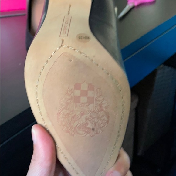 Vince Camuto size 8 heels - Picture 9 of 12